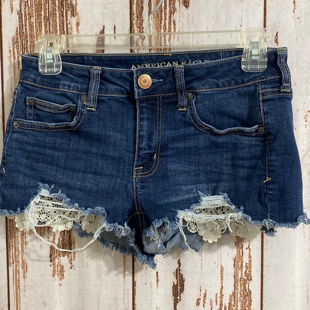 American Eagle Shortie Lace Crochet Pocket Jean Shorts Size 4